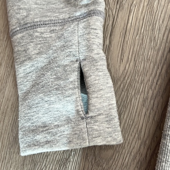 GAP up-down zipper w wrist finger holes 4 pockets Raglan sleeves - Picture 5 of 13